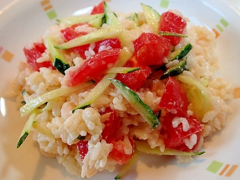 ?トマトとキュウリのサラダごはん?